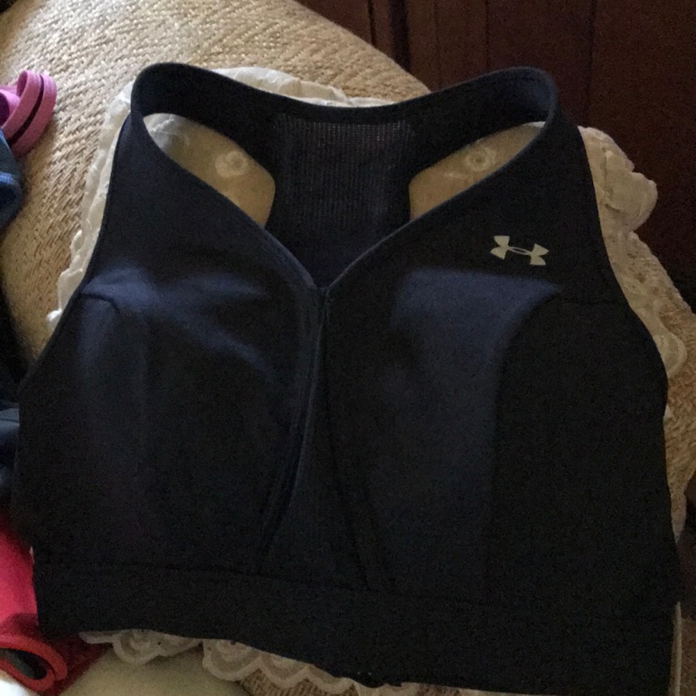 Under Armour Excellent like new condition.